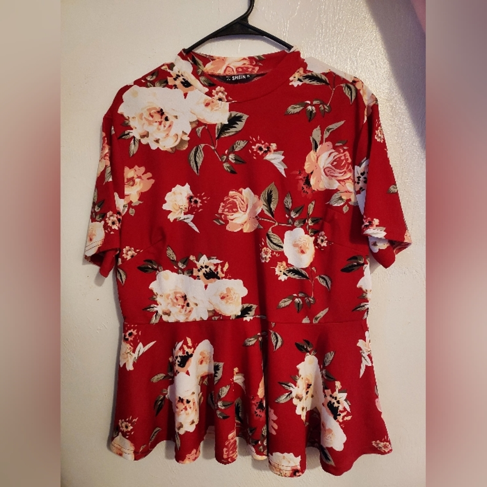 Women's SHEIN Blouse Red Floral Size 2XL NEW